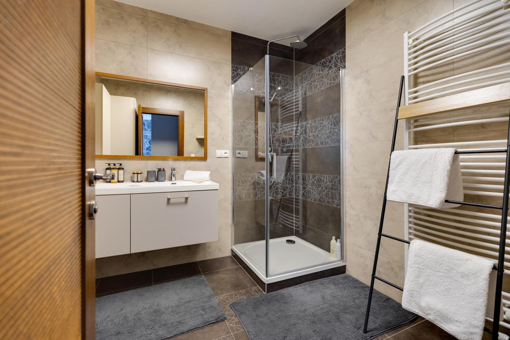 Apartman Leonardo - City Center Nagyszombat Kültér fotó